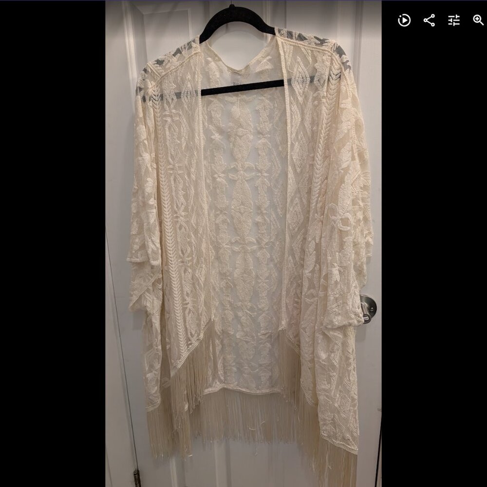 Francesca's | White Lace Festival Kimono  - O/S